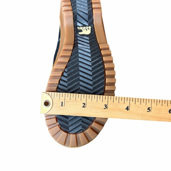 Sorel Tivoli High Il boots in a tan/chestnut brown/faux fur-Women’s Size 6 - Picture 8 of 13